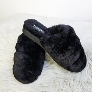 Koolaburra by UGG Women Slippers Size 7 Black Fuzzy Cozy Plush Slide House Shoes